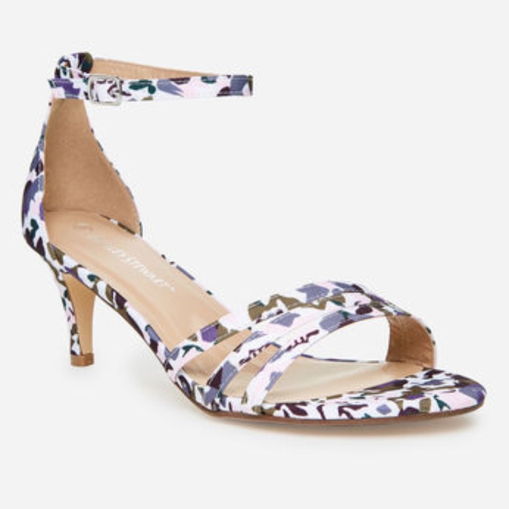SHORT HEEL STRAPPY SANDAL - WIDE WIDTH